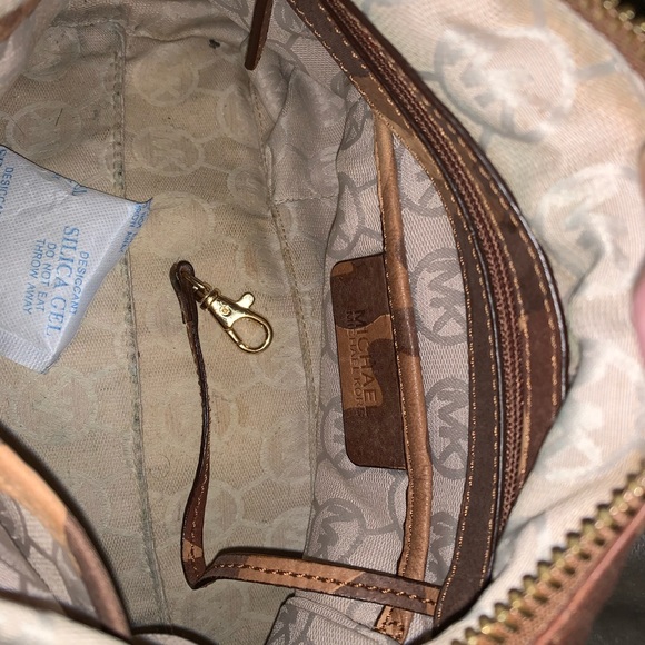 Michael Kors Small Camo Grayson Handbag with Gold Hardware. Classic and Chic! - Picture 9 of 10